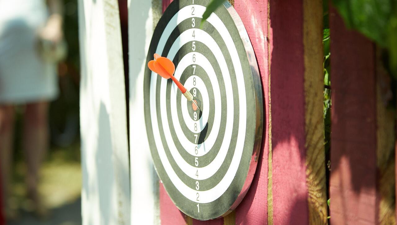 arrow, darts, target, bullseye, dartboard, dart-throwing, sport, game, play, playing darts, darts, target, target, bullseye, bullseye, bullseye, bullseye, bullseye, dartboard, dartboard, dartboard, dartboard