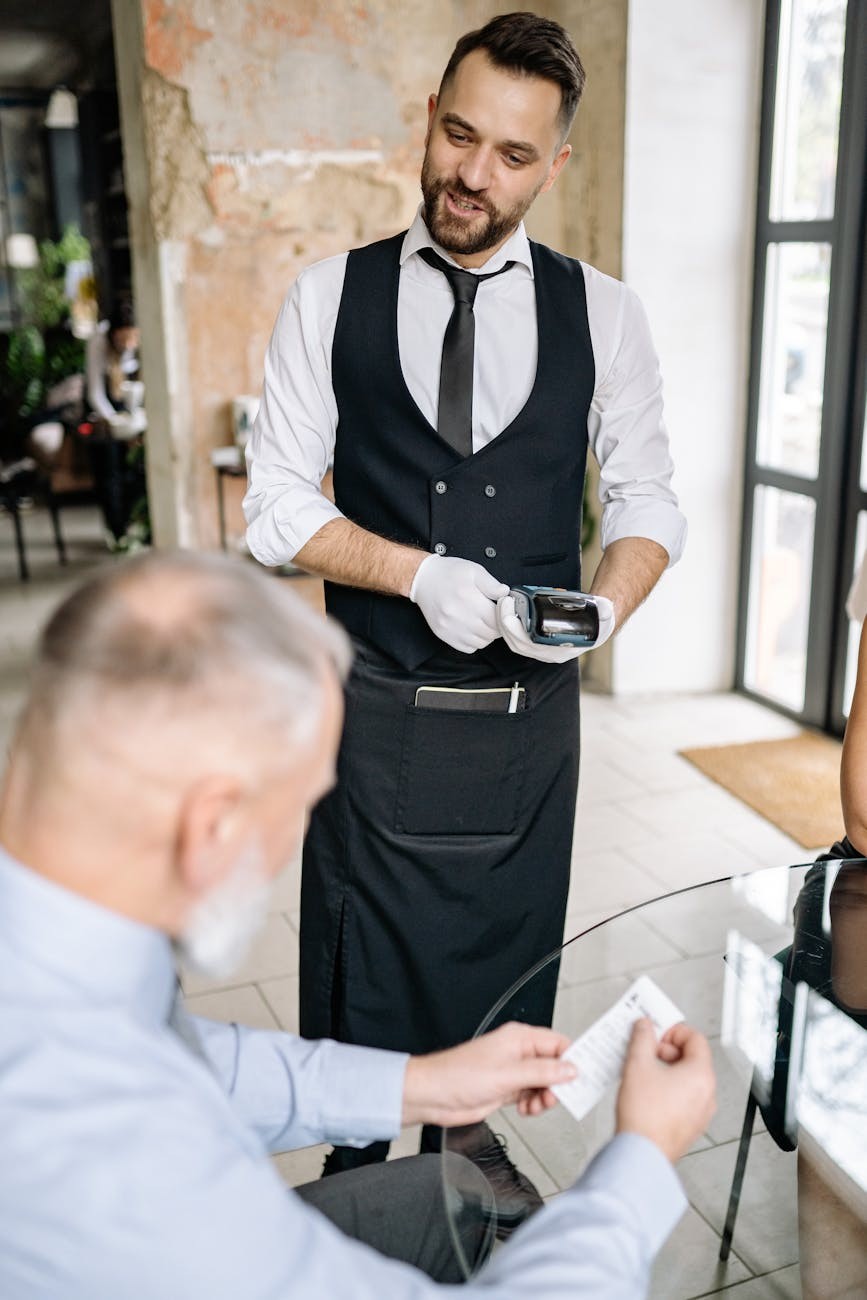 Restaurants Are Going No-Tip and Owners Warn Service Will Never Be the Same